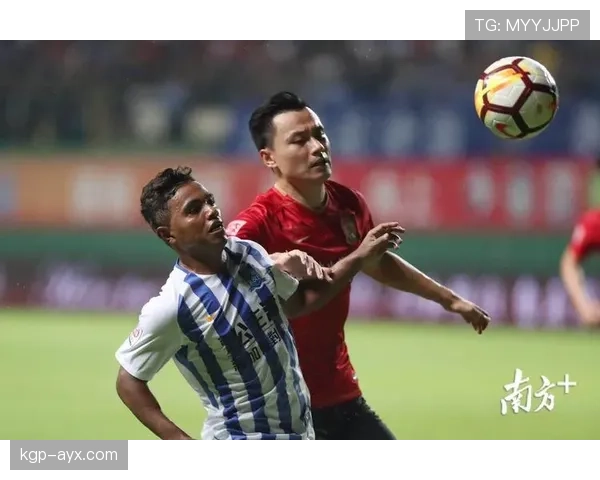 广州德比战火重燃,恒大富力上演中超争冠关键对决 广州德比战火重燃,恒大富力上演中超争冠关键对决