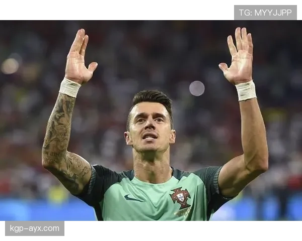 保加利亚中场掌控全场，助球队闪耀欧洲赛场