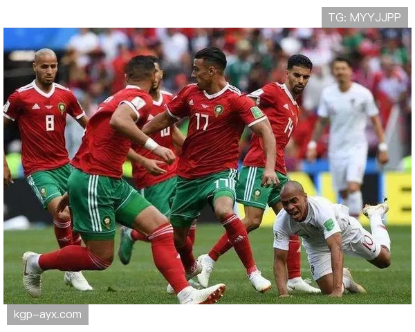 多名球员冲突时裁判如何判罚才符合法规？规则详解