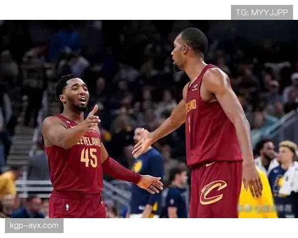 莫布里以换防与三分威胁压过艾伦，重塑骑士内线