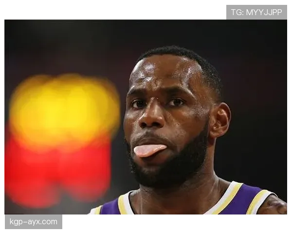 浓眉哥训练完顺手买了辆法拉利，油钱比我房租还贵